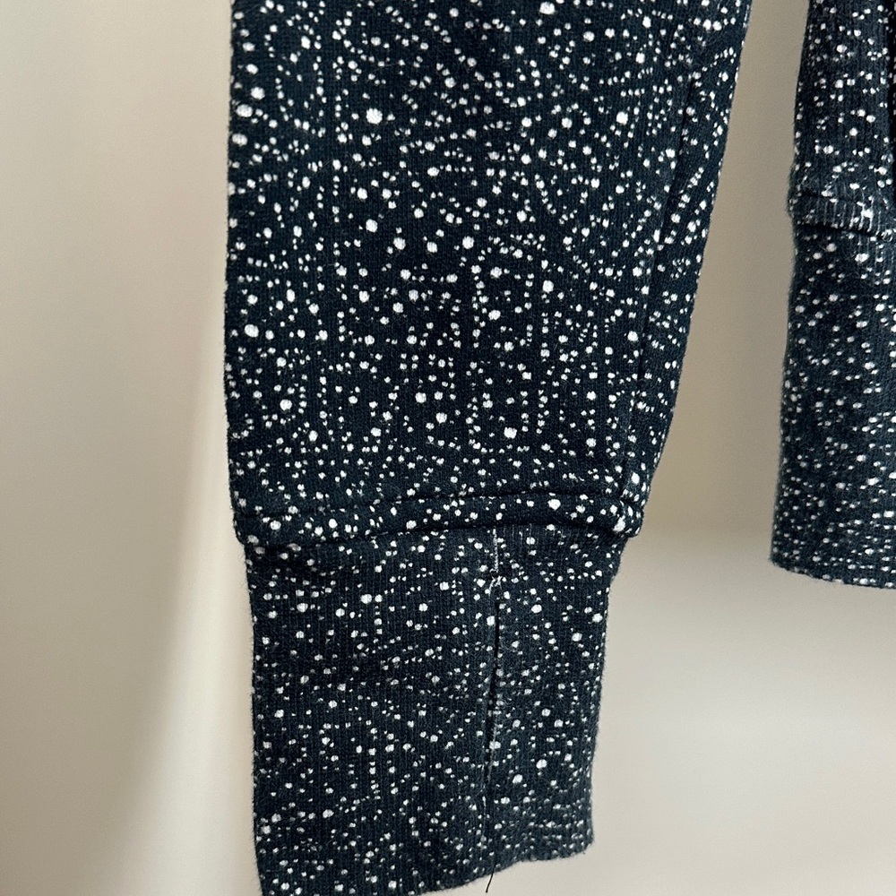 Lululemon Scuba‎ Hoodie Light Cotton Fleece
Night View White Black - Picture 7 of 12
